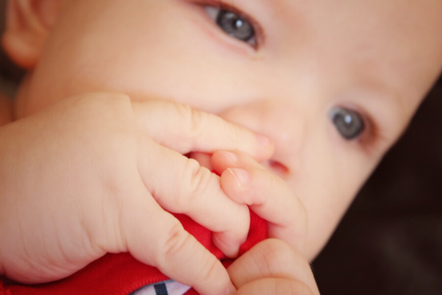 rozwoj_zmyslu_dotyku_baby-230323-01 X_resize
